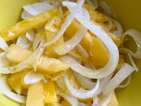 ★低カロリー♪台湾パイナップルと玉ねぎサラダ